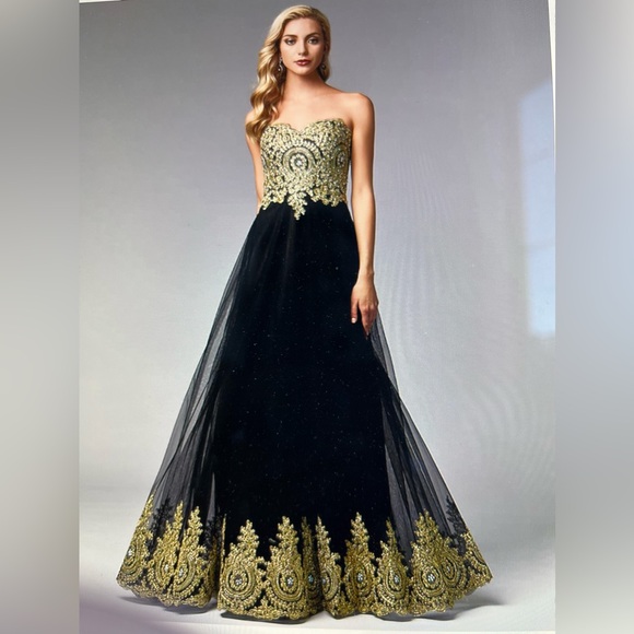 🆕Formal evening or prom gown vintage inspired, beaded, sequined,strapless - Picture 3 of 15